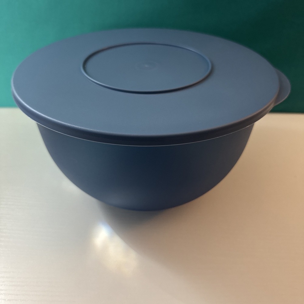 Tupperware Impressions Bowl Large Mixing Salad 4.3L / 18 cup Blue